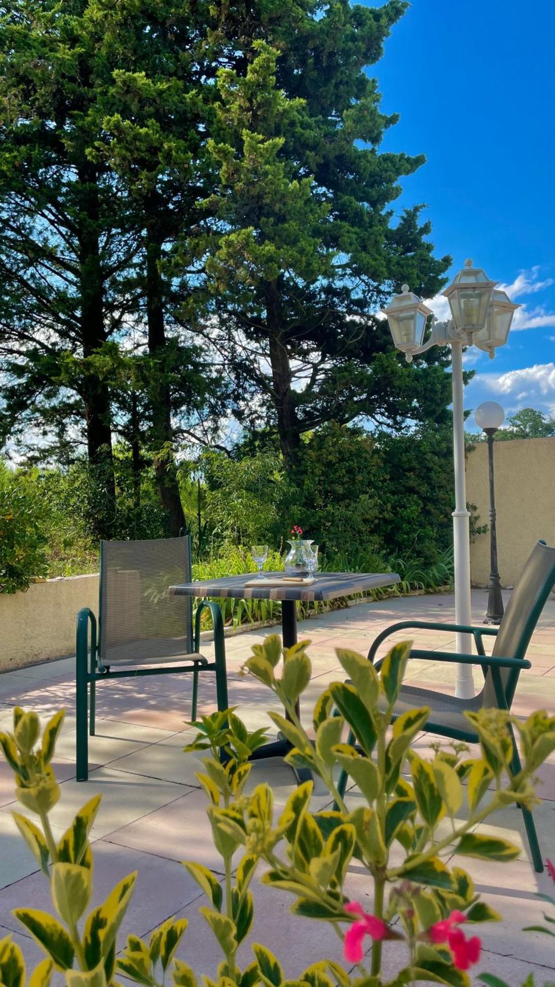 Appartamento Pavillon de l’Étang Châteauneuf-du-Rhône Esterno foto